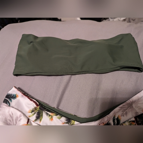 Cute bikini - Picture 3 of 8